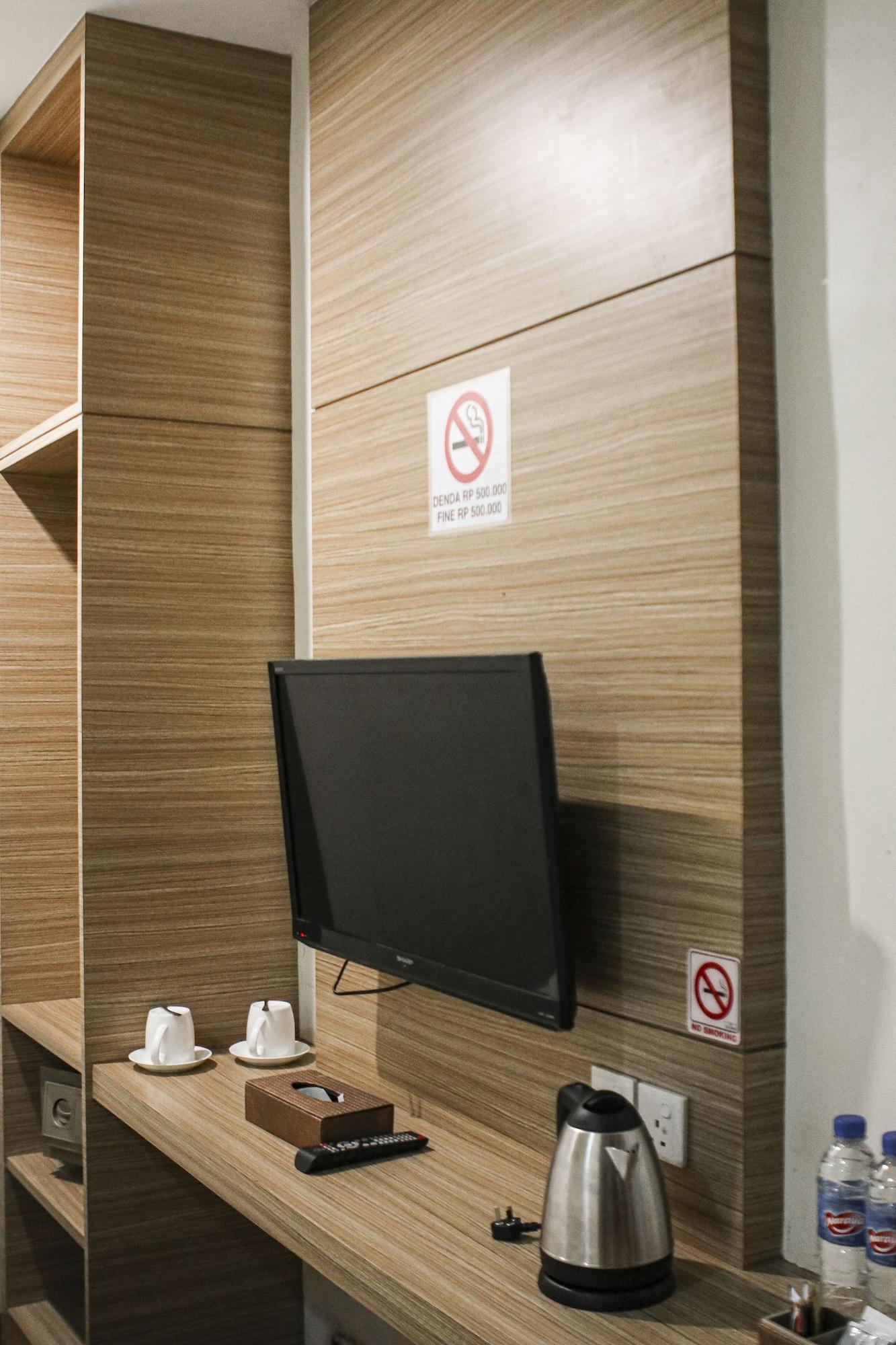 Hana Hotel Batam Buitenkant foto