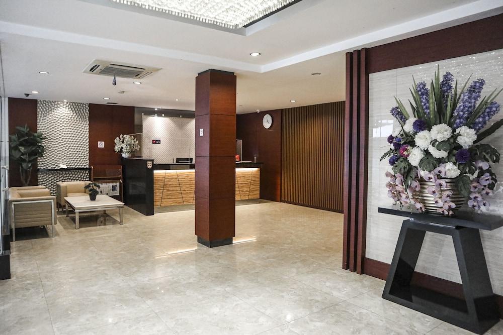 Hana Hotel Batam Buitenkant foto