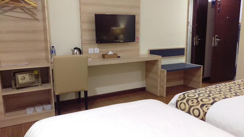 Hana Hotel Batam Buitenkant foto