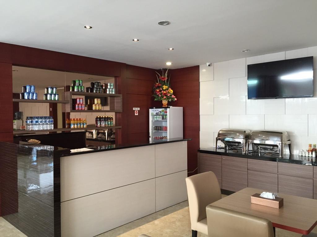 Hana Hotel Batam Buitenkant foto