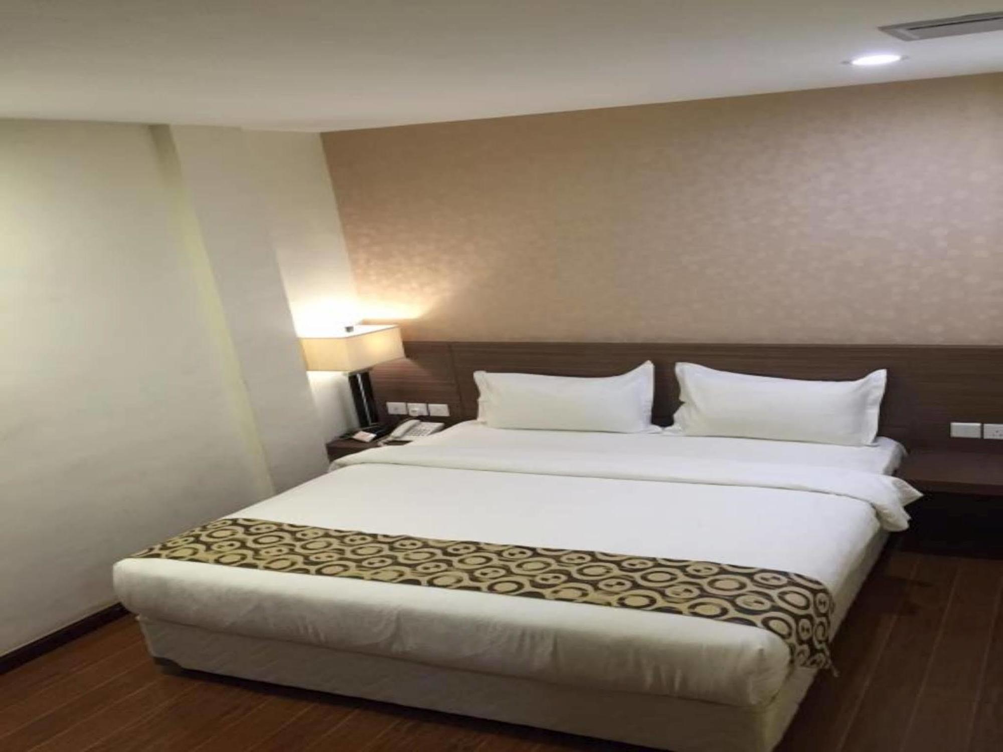 Hana Hotel Batam Buitenkant foto