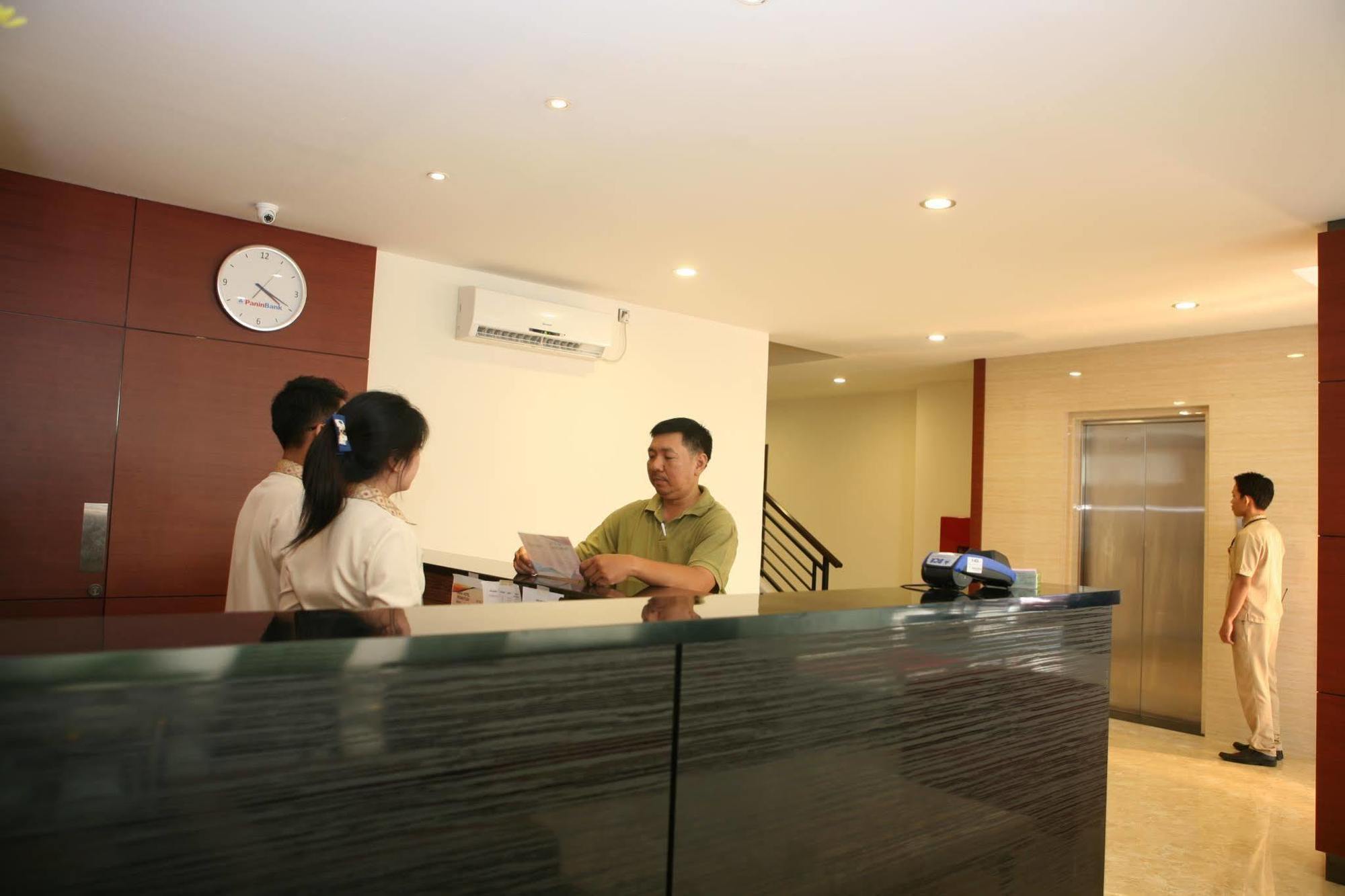 Hana Hotel Batam Buitenkant foto